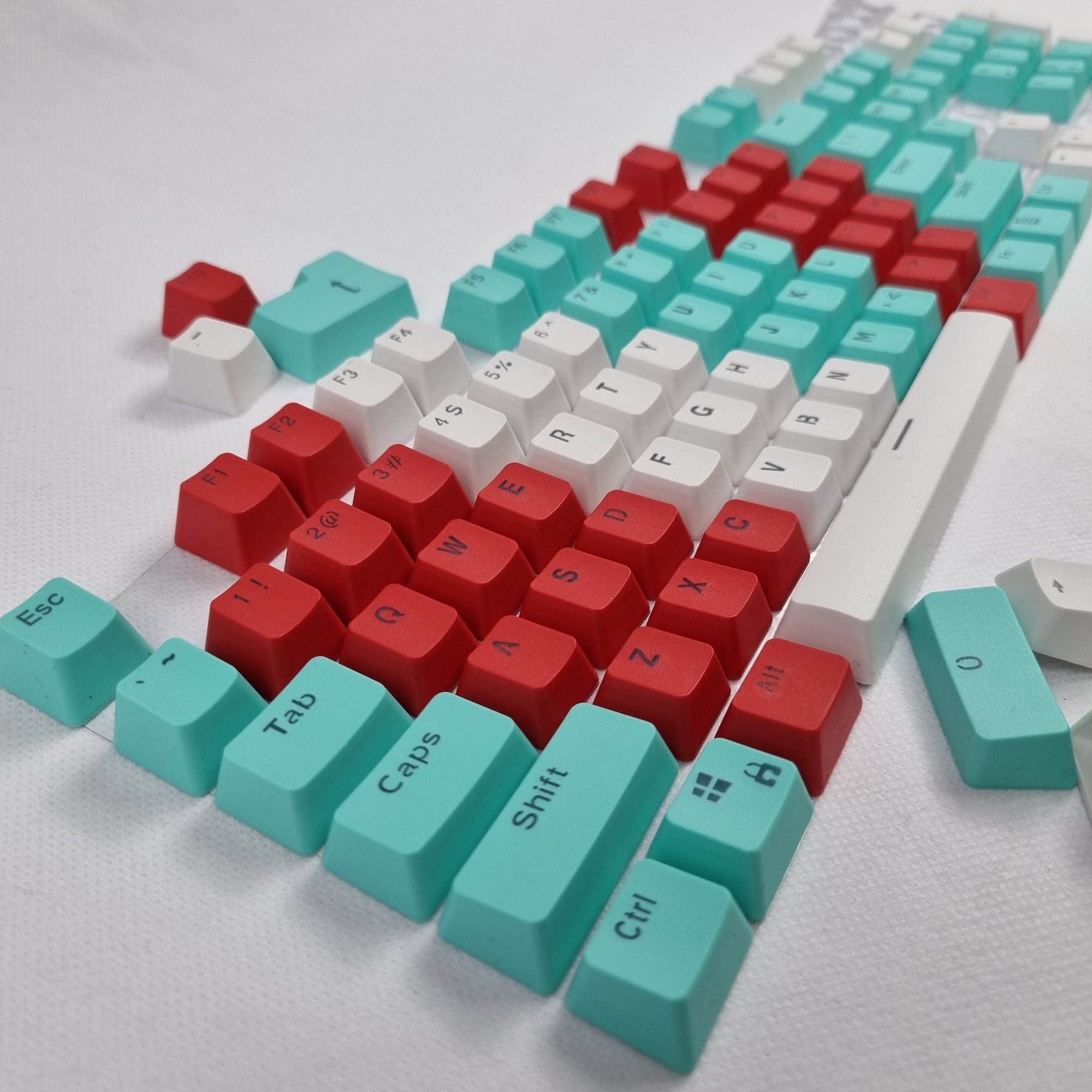 Set Tri-Color Fully Teal/Red/White